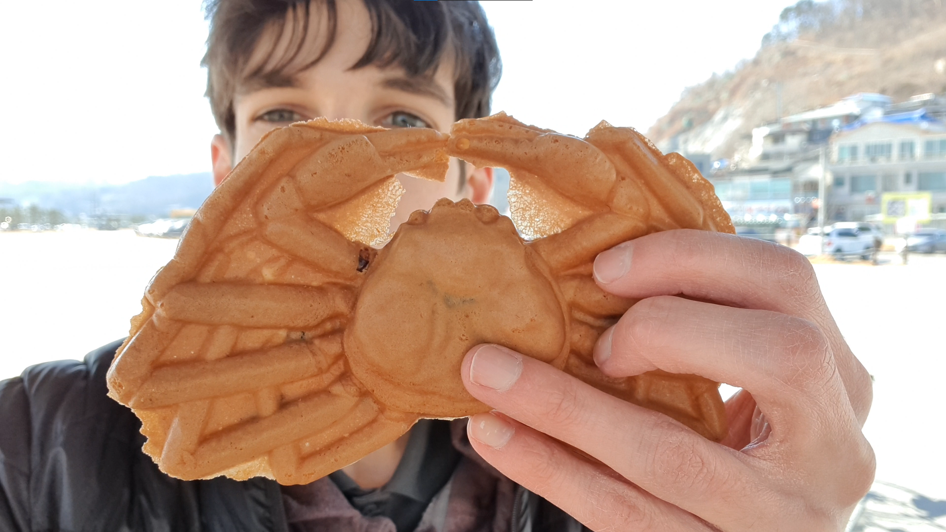 Crab shaped bread dessert
